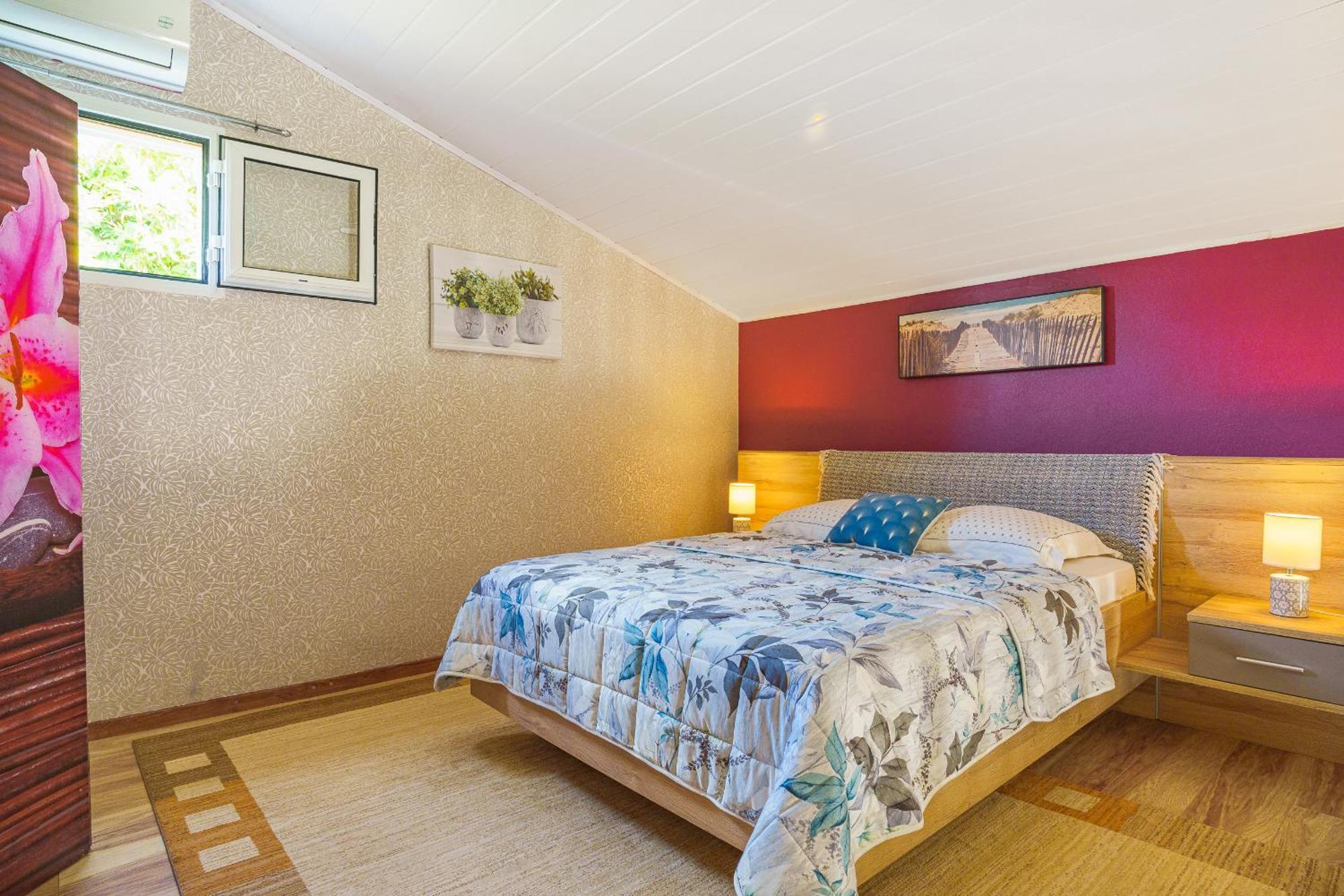 Le Tuit-Tuit **** Appartement Sainte-Suzanne Buitenkant foto