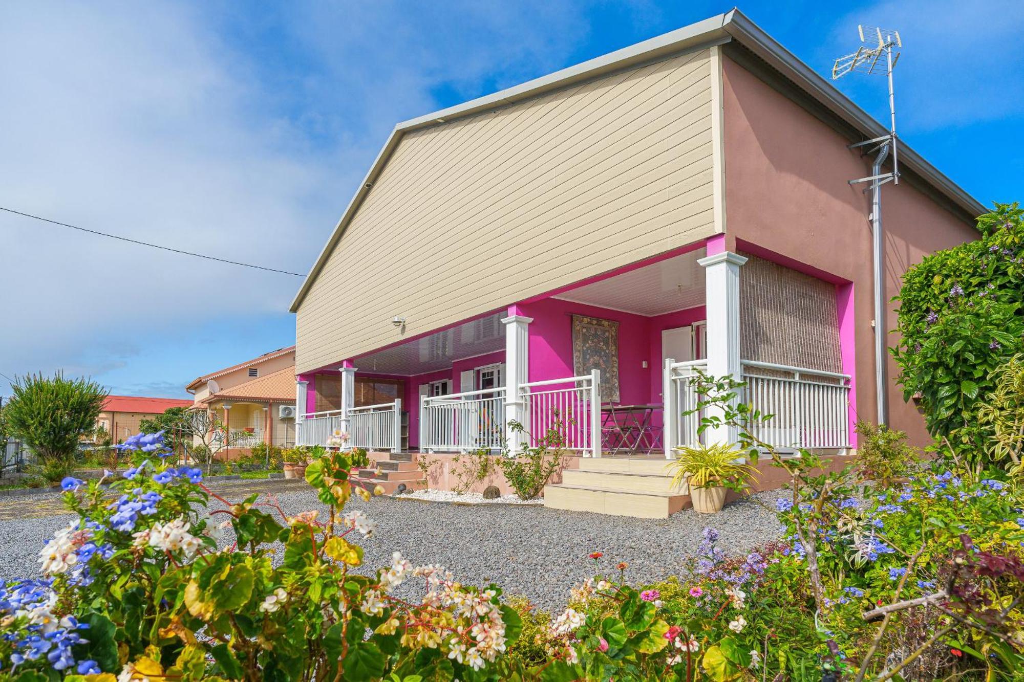 Le Tuit-Tuit **** Appartement Sainte-Suzanne Buitenkant foto