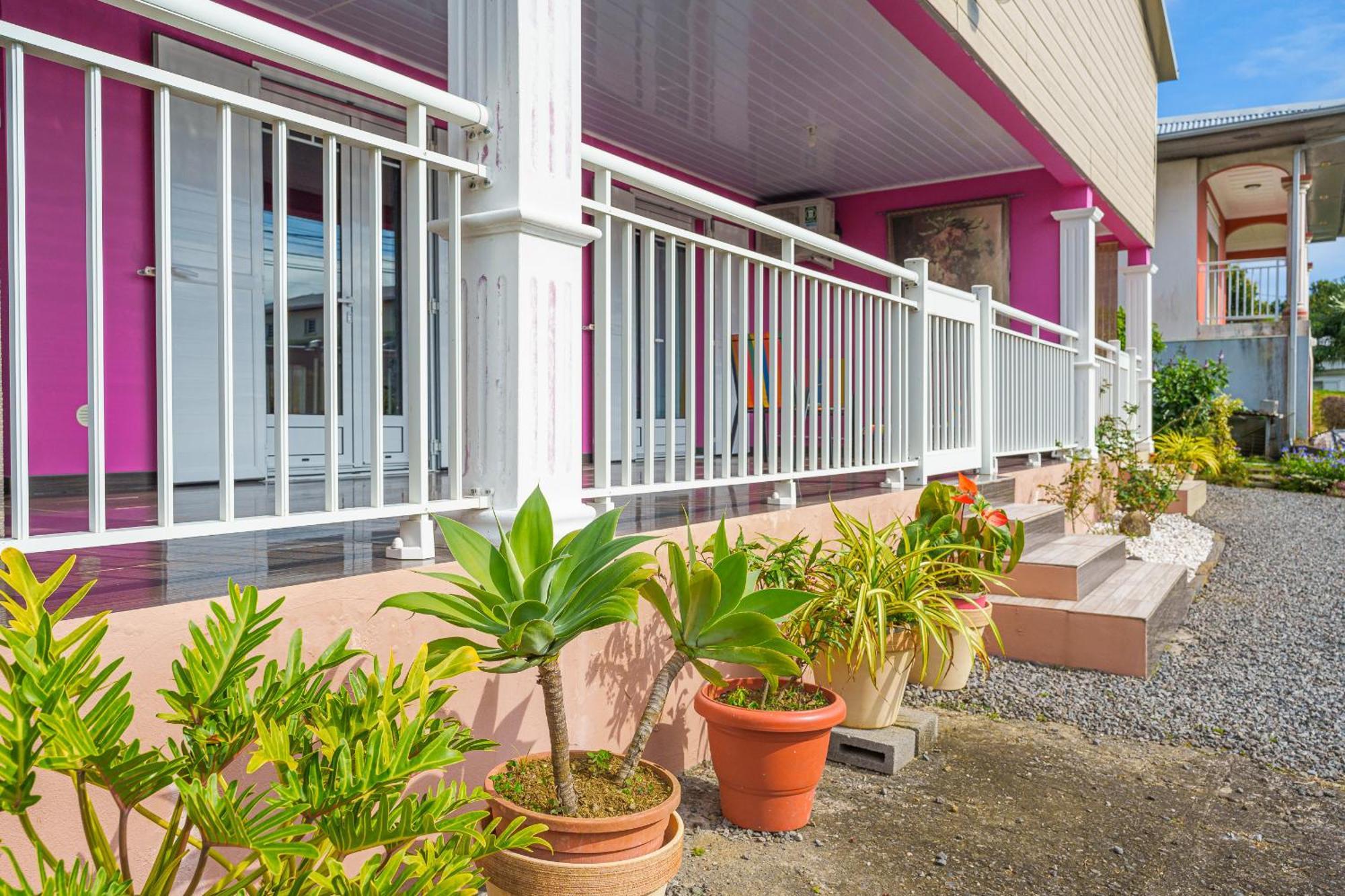 Le Tuit-Tuit **** Appartement Sainte-Suzanne Buitenkant foto
